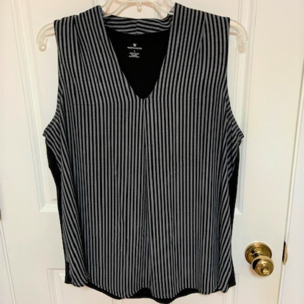 Worthington V Neck Sleeveless Top